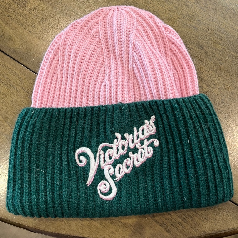 NWOT Victoria’s Secret toque